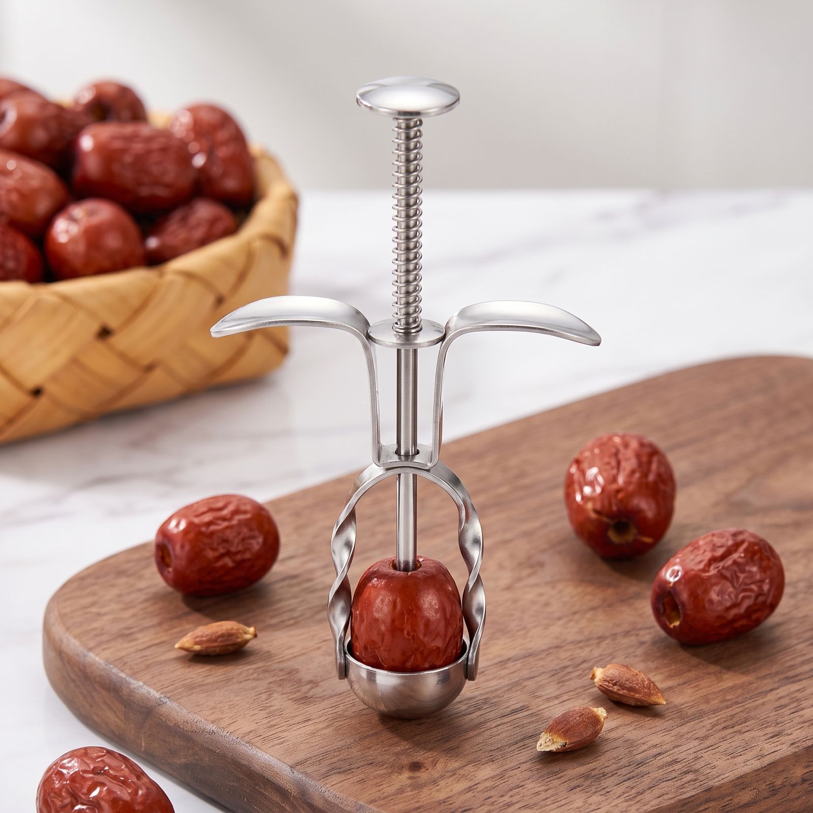 ステンレス製の赤いナツメ種抜きツール、ベーキング、料理、スナ - Kitchen Gadgets Usa のレビューと価格